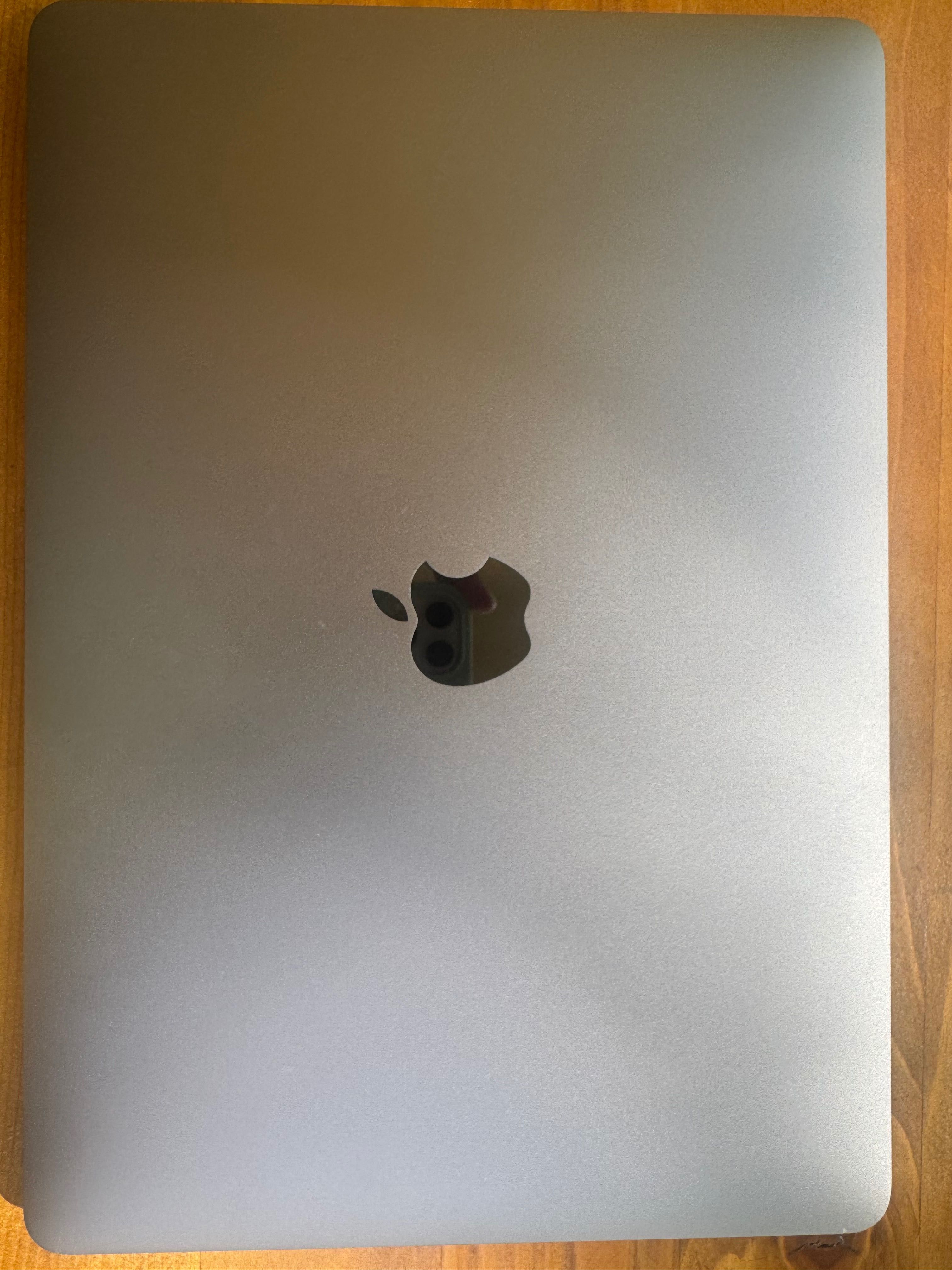 13-inch MacBook Air with Apple M1 chip