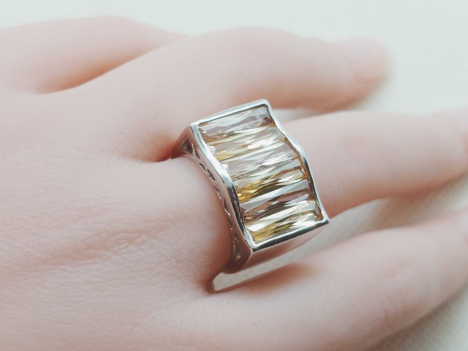 Inel modernist din argint 925 cu baghete de heliodor