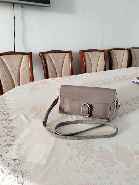 Сумка жен, кожа  оригинал привезена с Италии цена. 26 тыс