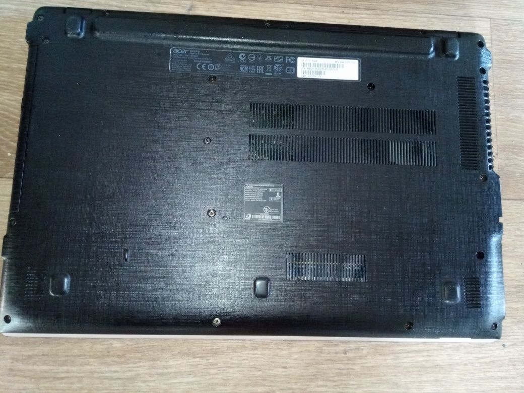 Laptop Acer diag 15.6 inci i5