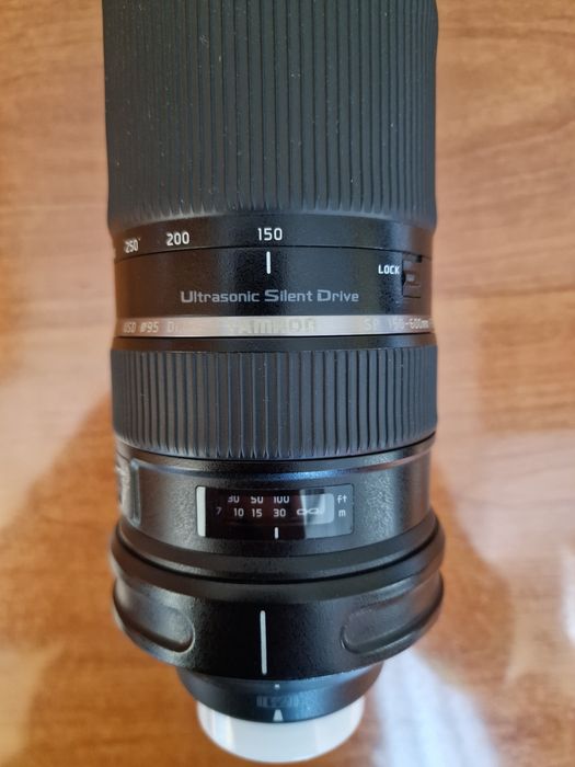 Teleobiectiv Tamron 150-600 mm montură Nikon F