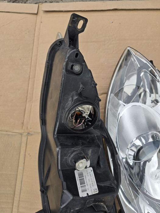 Фар ляв десен за Peugeot 407 / Пежо 407