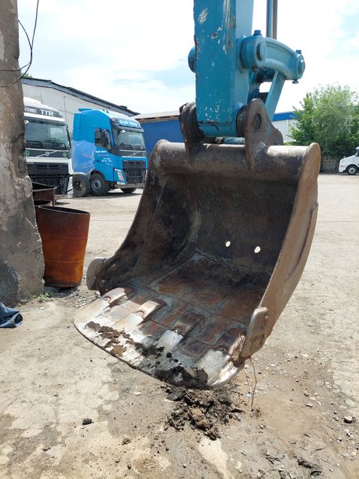 Миниэкскаватор на гусеничном ходу