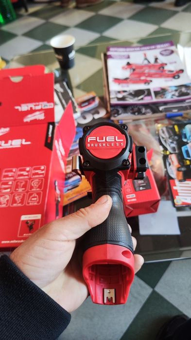 Импакт milwaukee m12 fuel + батерия