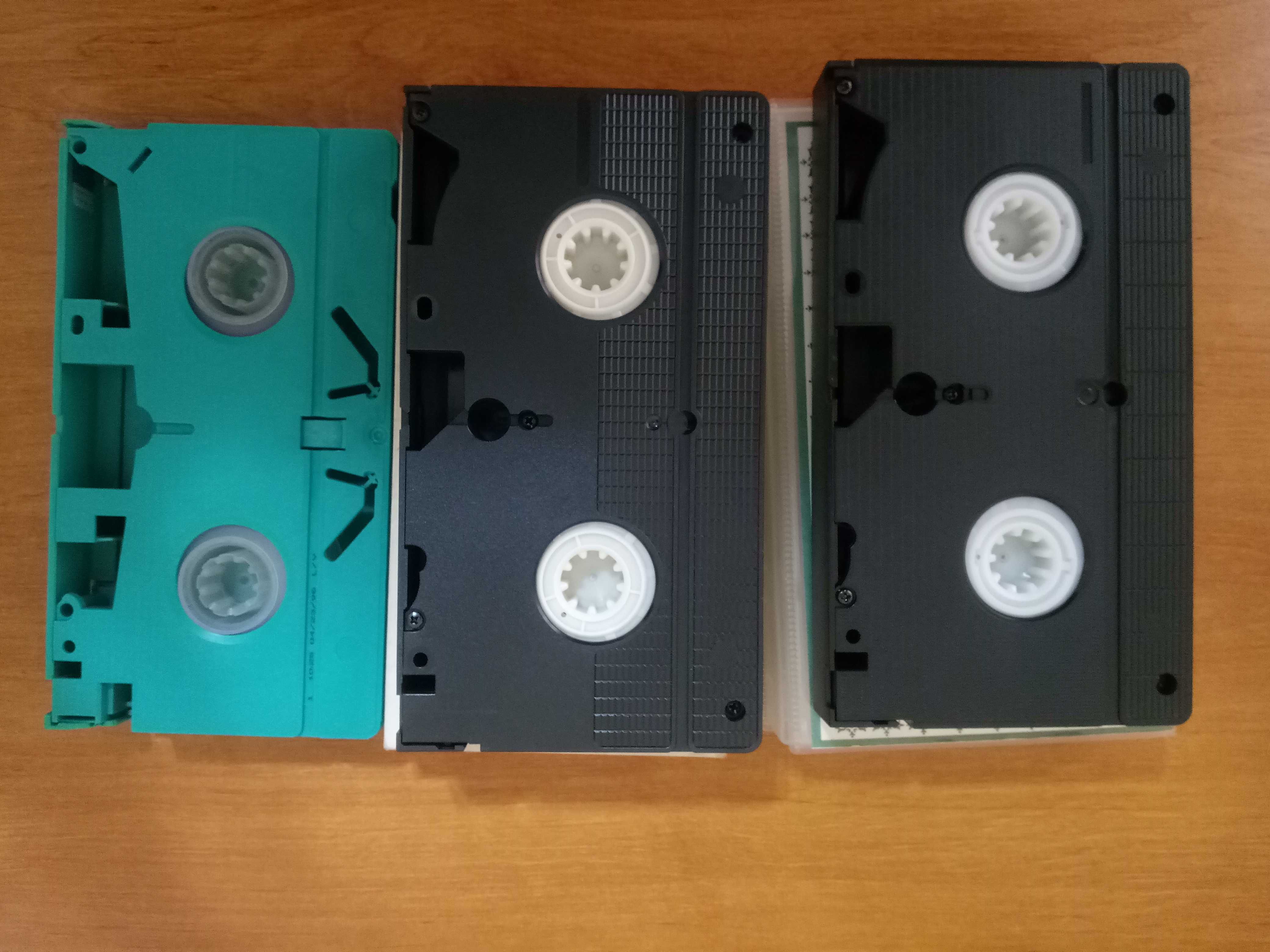 Видеокассеты VHS 3шт 10 тыс сумов(см фото)