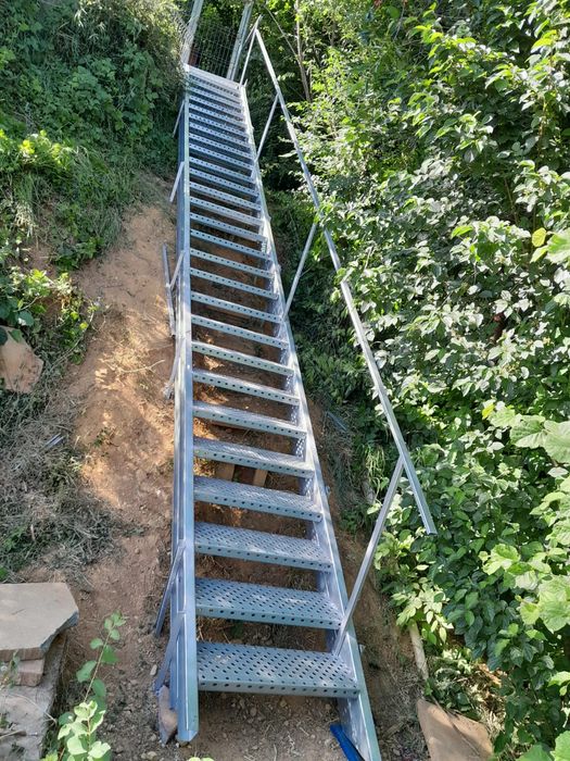 Scara metalica zincata  facem și montaj