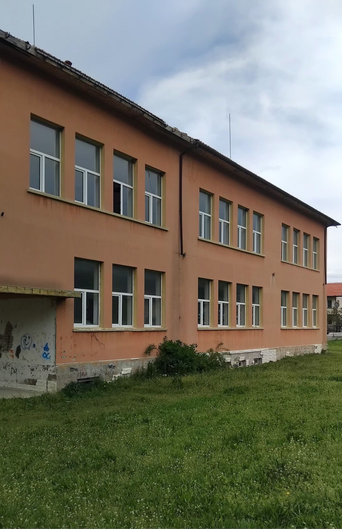 Продава сграда в гр.Сапарева баня
