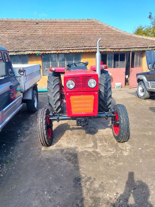Tractor Universal U445