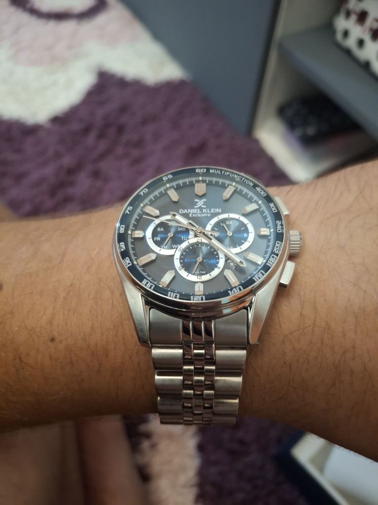 Часы Daniel Klein