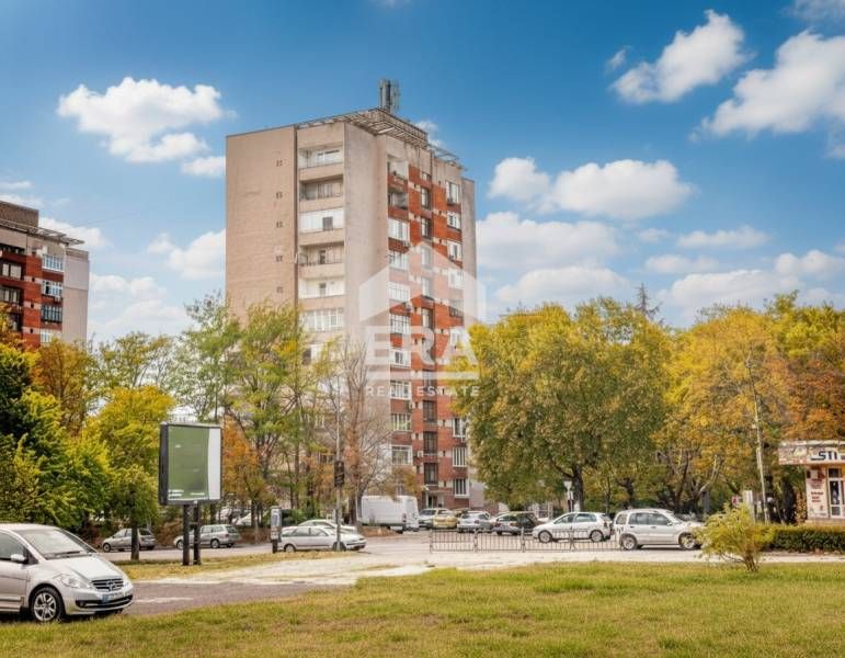 3-стаен апартамент с впечатляваща панорама в сърцето на града