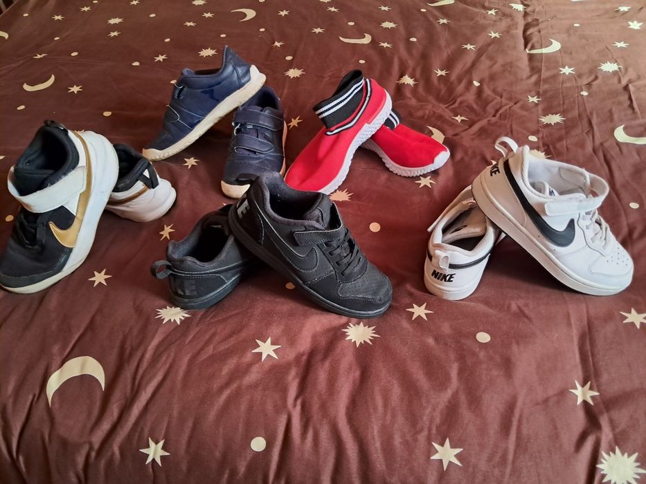 Lot 5 perechi marimea 33/34, din care 3 perechi NIKE