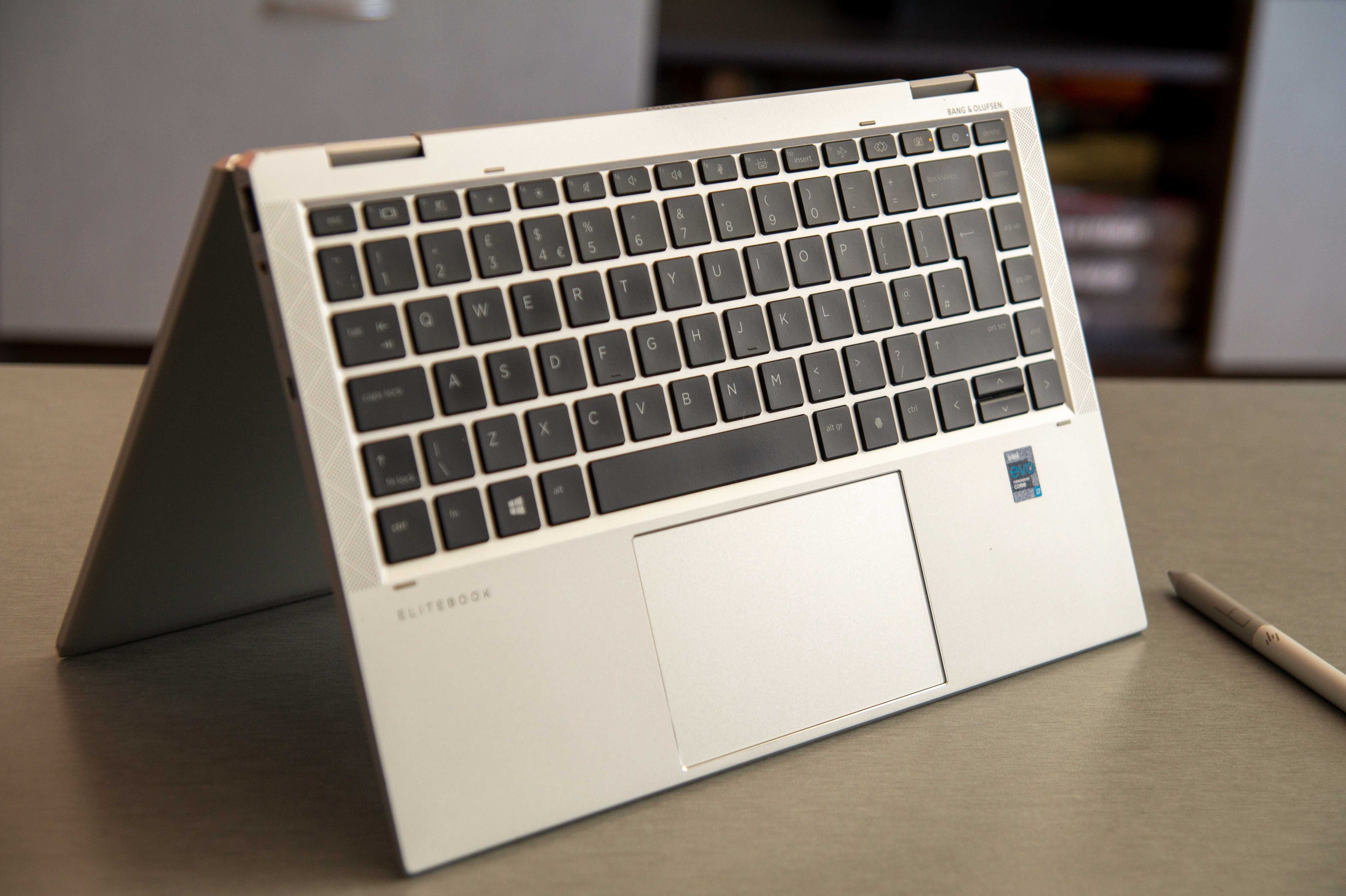HP EliteBook x360 1040 G8 /  i7-1165G7 / 16GB / 512GB / 4G / IPS Touch