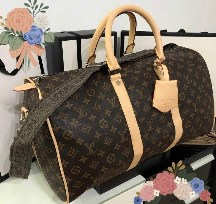 Geanta Louis Vuitton voiaj new model unisex, saculet, etichetă incluse