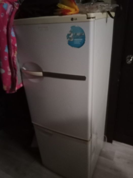 Продам нерабочии холодильник , газ рабочий