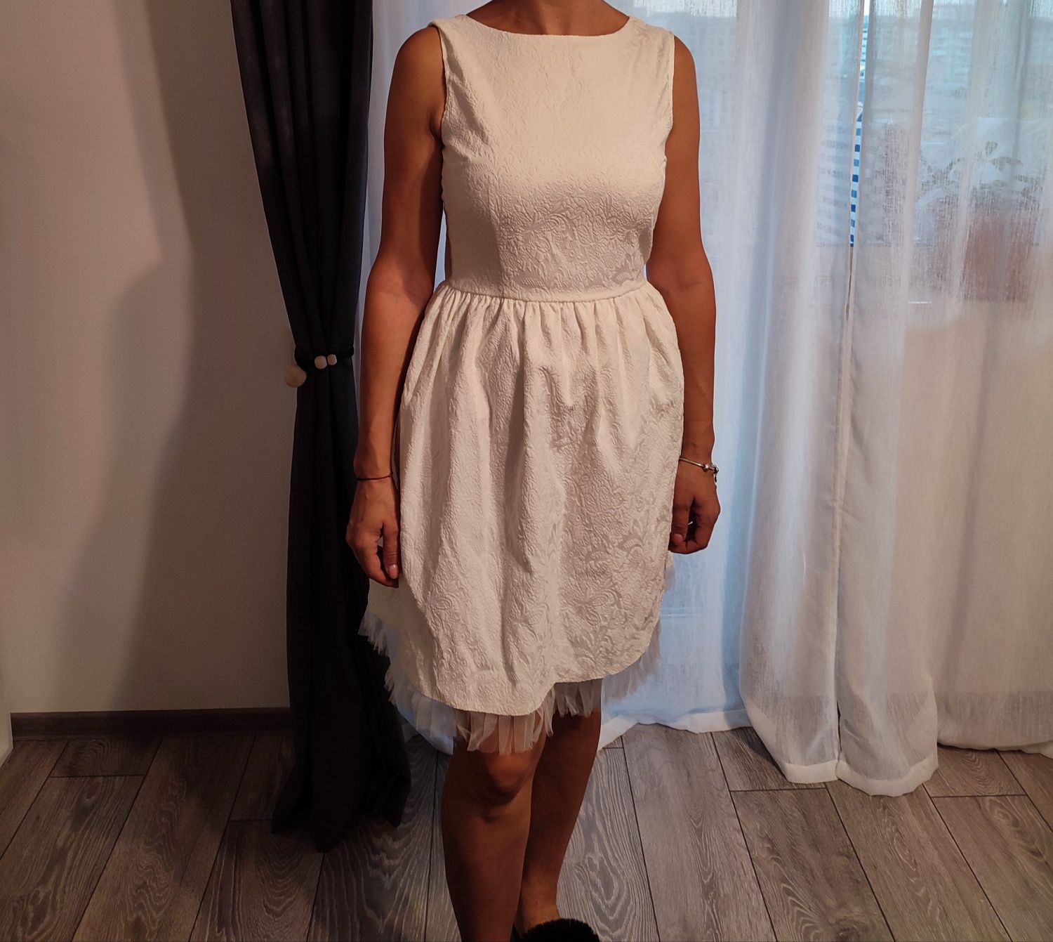 Rochie eleganta alba , scurta, marime M, 38