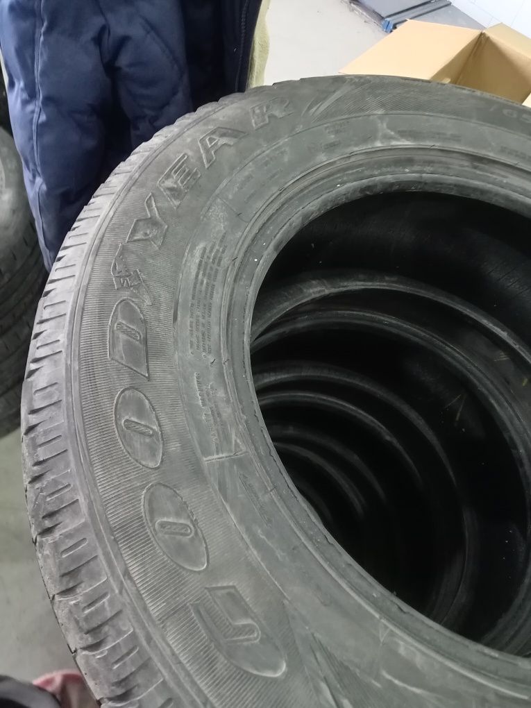 265/65R17 продам