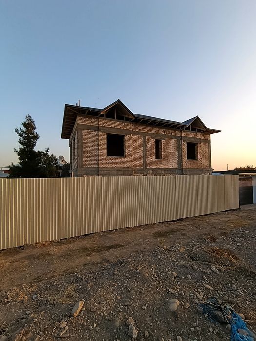 Yangi qurilgan uy sotiladi. Продается новый дом