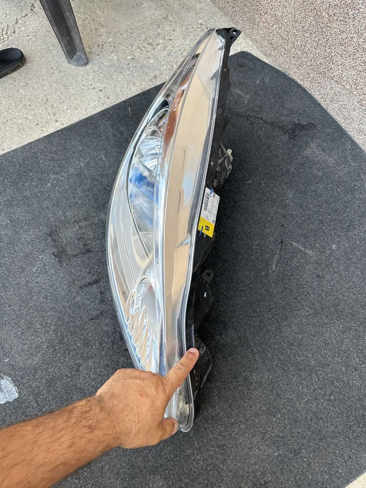 Far dreapta nissan e nv200.cod:1ee011334-02.