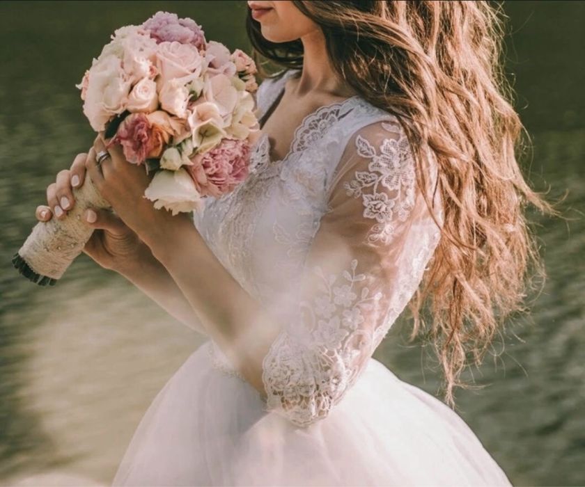 Rochie de mireasă + crinolină + voalu Mărime xs