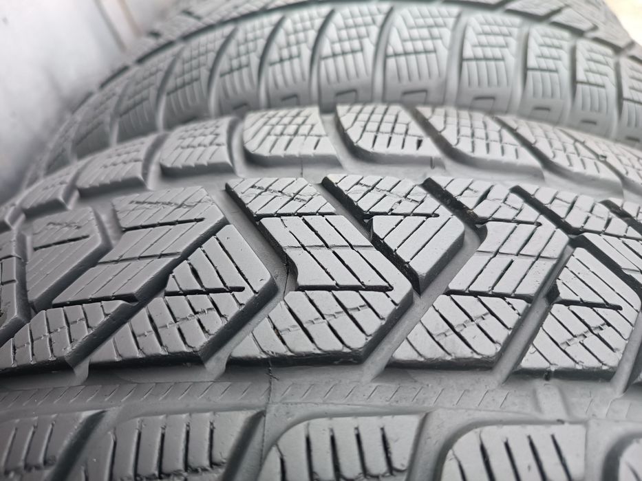 235/55/18 Pirelli