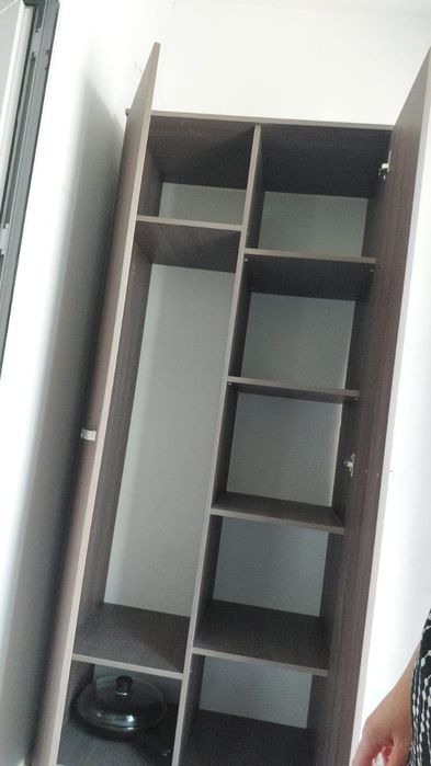 ПРОДАЁТСЯ шкафчик для прихожие