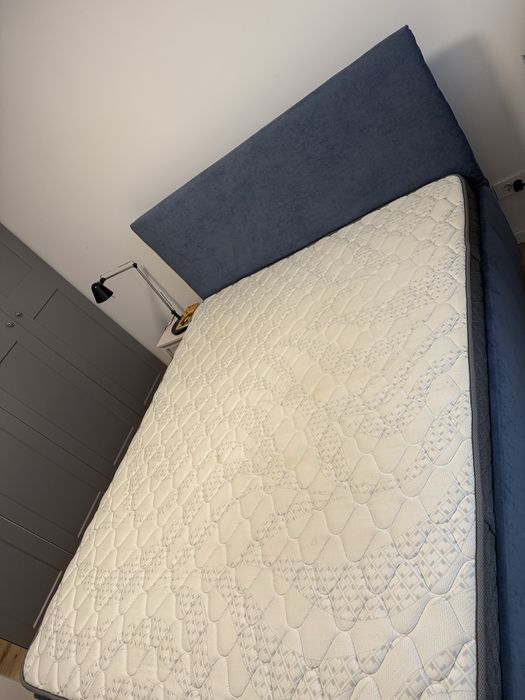 Pat matrimonial 160x200 cm cu somiera rabatabila si lada de depozitare