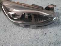 Vand far dreapta Ford focus 4 full led in stare buna, si stanga -dreap