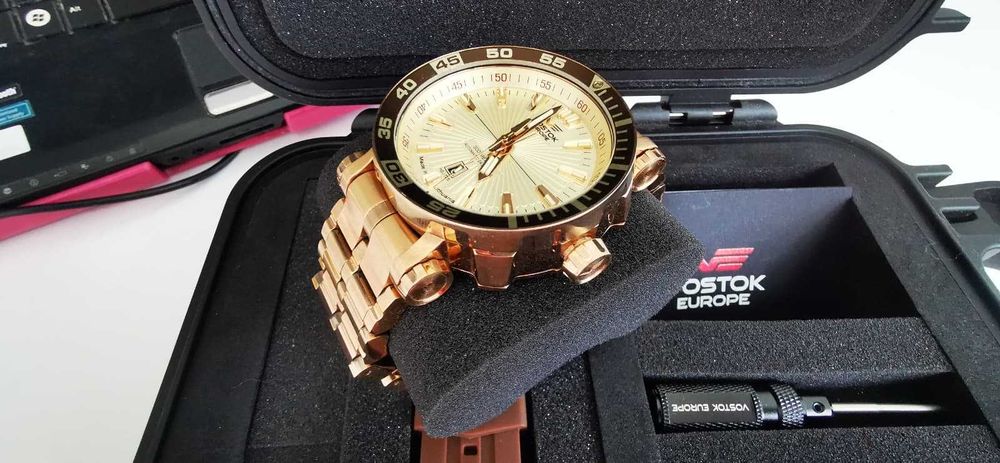 Ceas Vostok Europe Energia Rocket NH35A-575B281 tritium/rubine  NOU