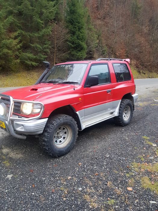 Dezmembrez Mitsubishi pajero shogun motor 2.8 cutie manuală.