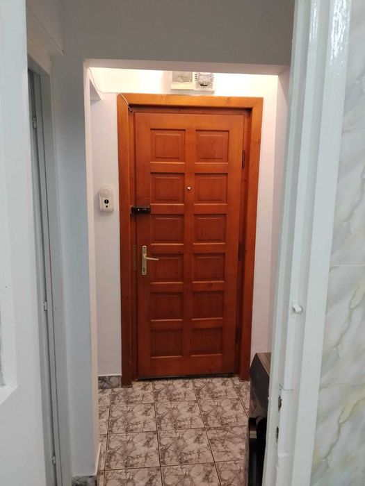 Închiriez garsonieră