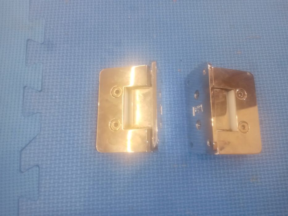 Balamale dorma ușa de sticlă