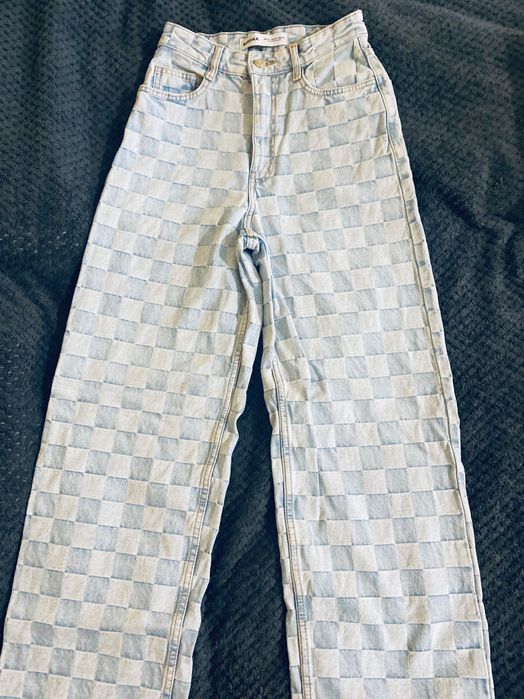 Дънки GUESS ZARA Calvin Klein Jeans Bershka Reserved
