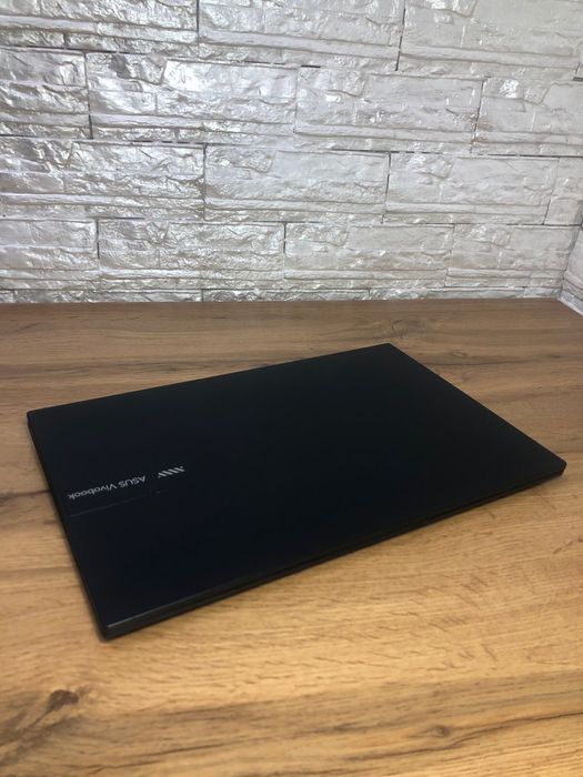Asus Vivobook i3-1235U