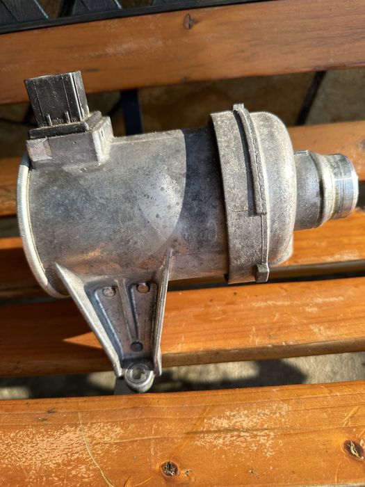 Водна помпа Volvo 31368715