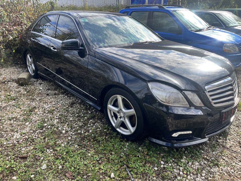 Мерцедес E350 бензин  на части