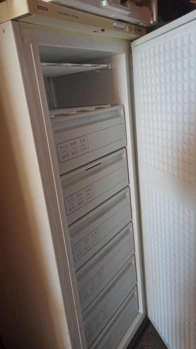 Вертикален фризер AEG OKO_ARKTIS.miele.liebherr.bosch