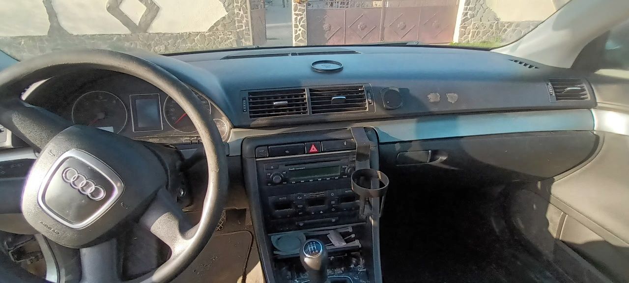 Mașina Audi a4 2005