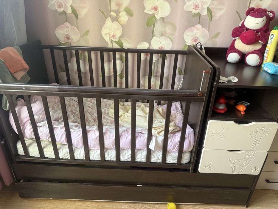 Продам недорого кровать-манеж