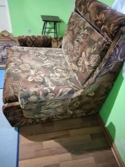 Fotoliu pat puțin folosit