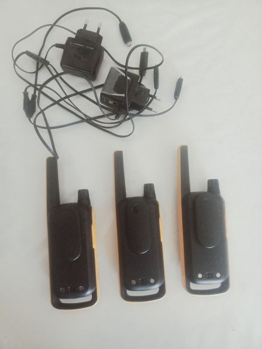 Motorola ratsiya sotiladi