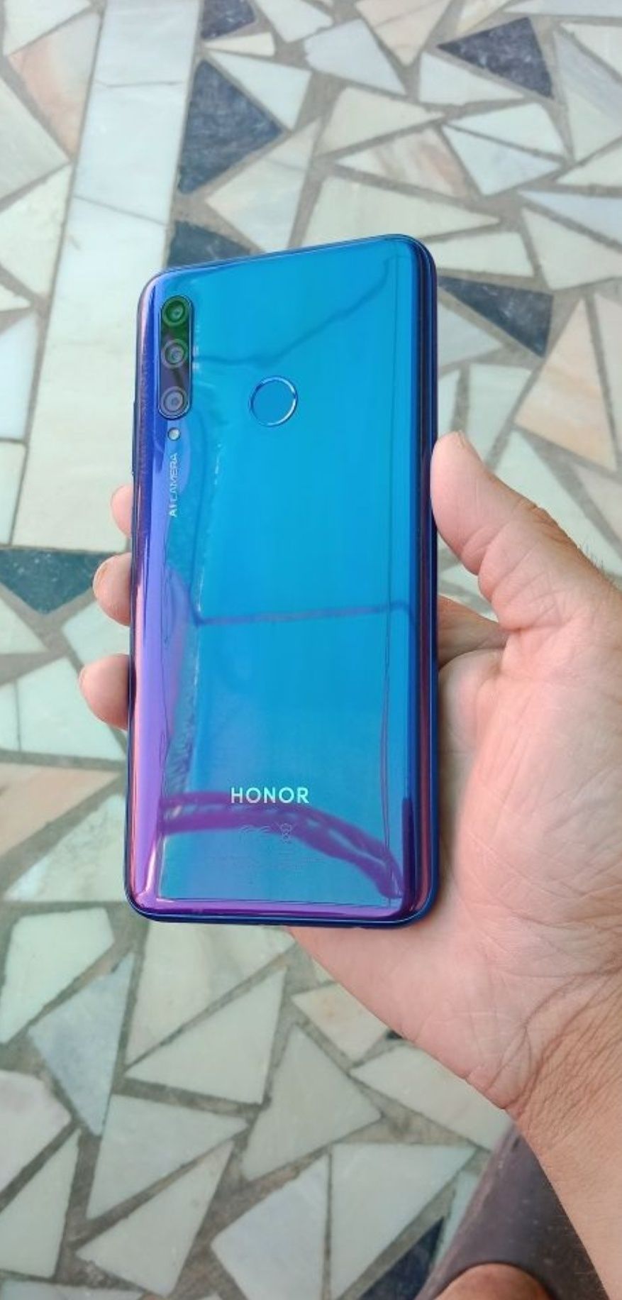 Honor 10i holati yaxshi