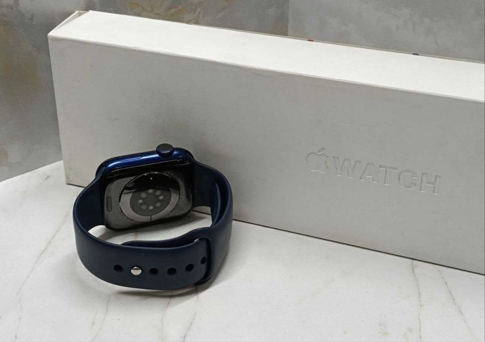 Apple Watch 44mm 6 поколение, полный комплект