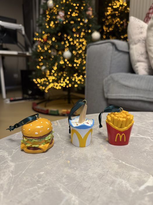 Set complet ornamente McDonald’s 2025