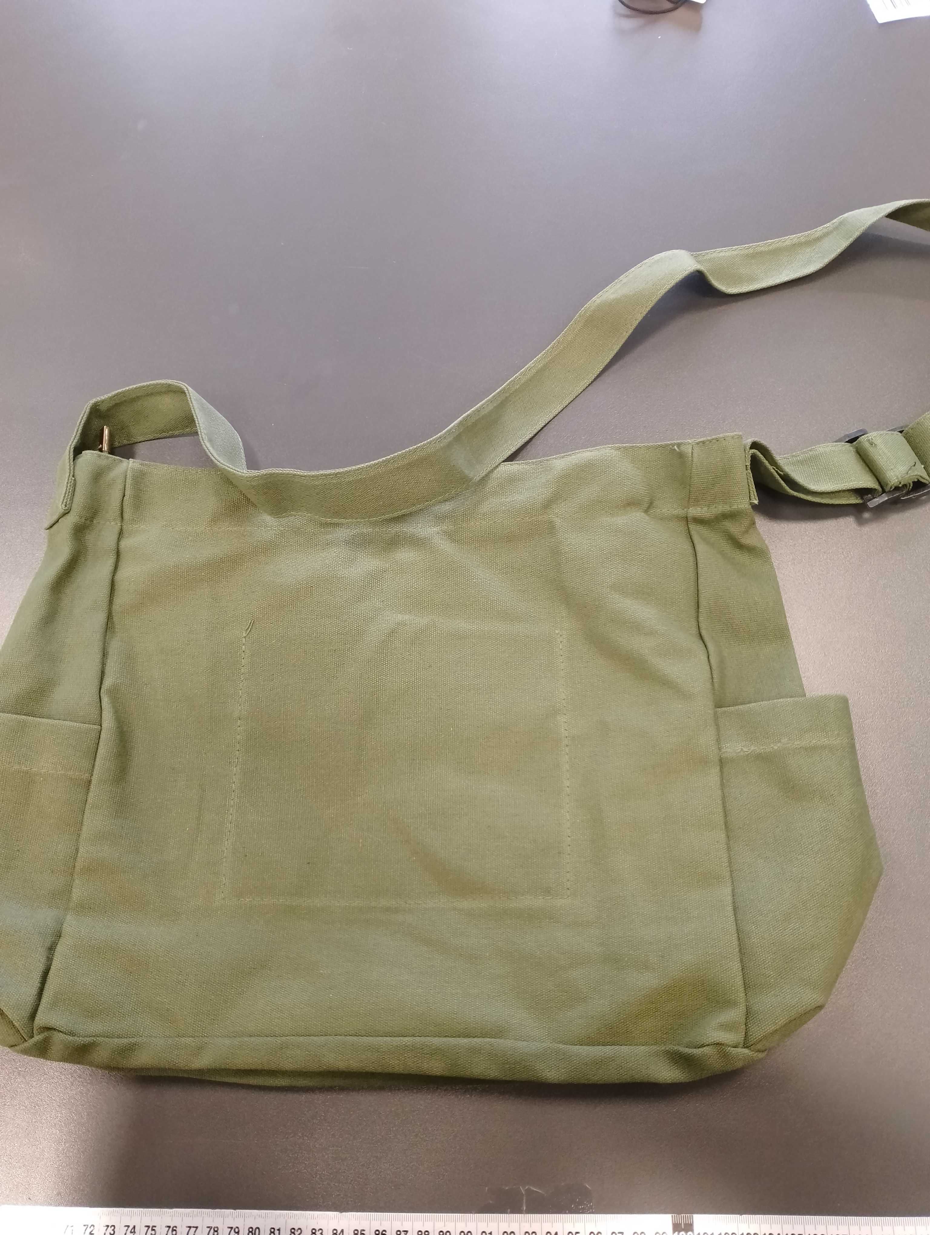 Зелена брезентова чанта за през рамо