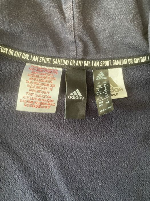 Vând compleu Adidas mărimea  (  m-bluză/pantalon ) 1,52 înălțime