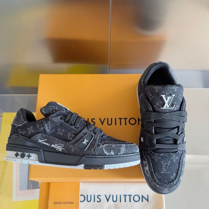 Adidasi Louis Vuitton Calitate Premium