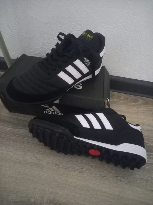 Адидас сараконочка