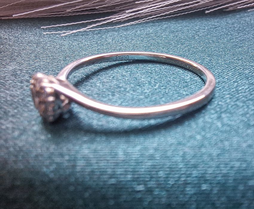 Inel din platina cu diamante