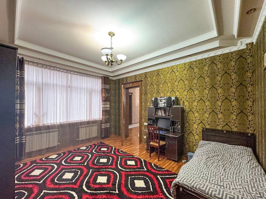 Продам дом на Циалковского, Мирзо Улугбек, 4.1 сотки, 6 комнат, 300м2