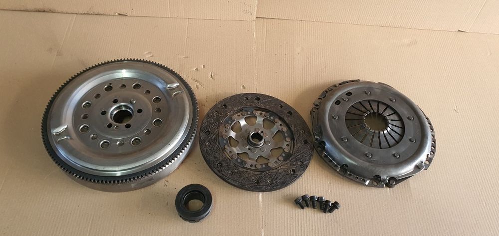 Kit ambreiaj volanta sachs 1.9 tdi BRB BKE AWX audi a4 b7 audi a4 b6
